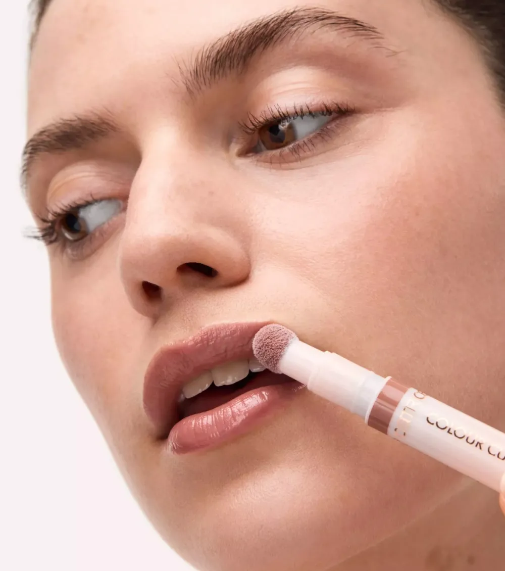 Aceite labial Colour Cushion Juicy - 050: Drenched Drama>Catrice Clearance