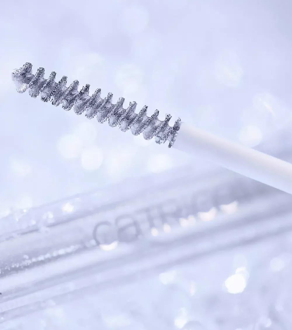 *Arctic Illusion* - Fijador de cejas con glitter Arctic Blink>Catrice