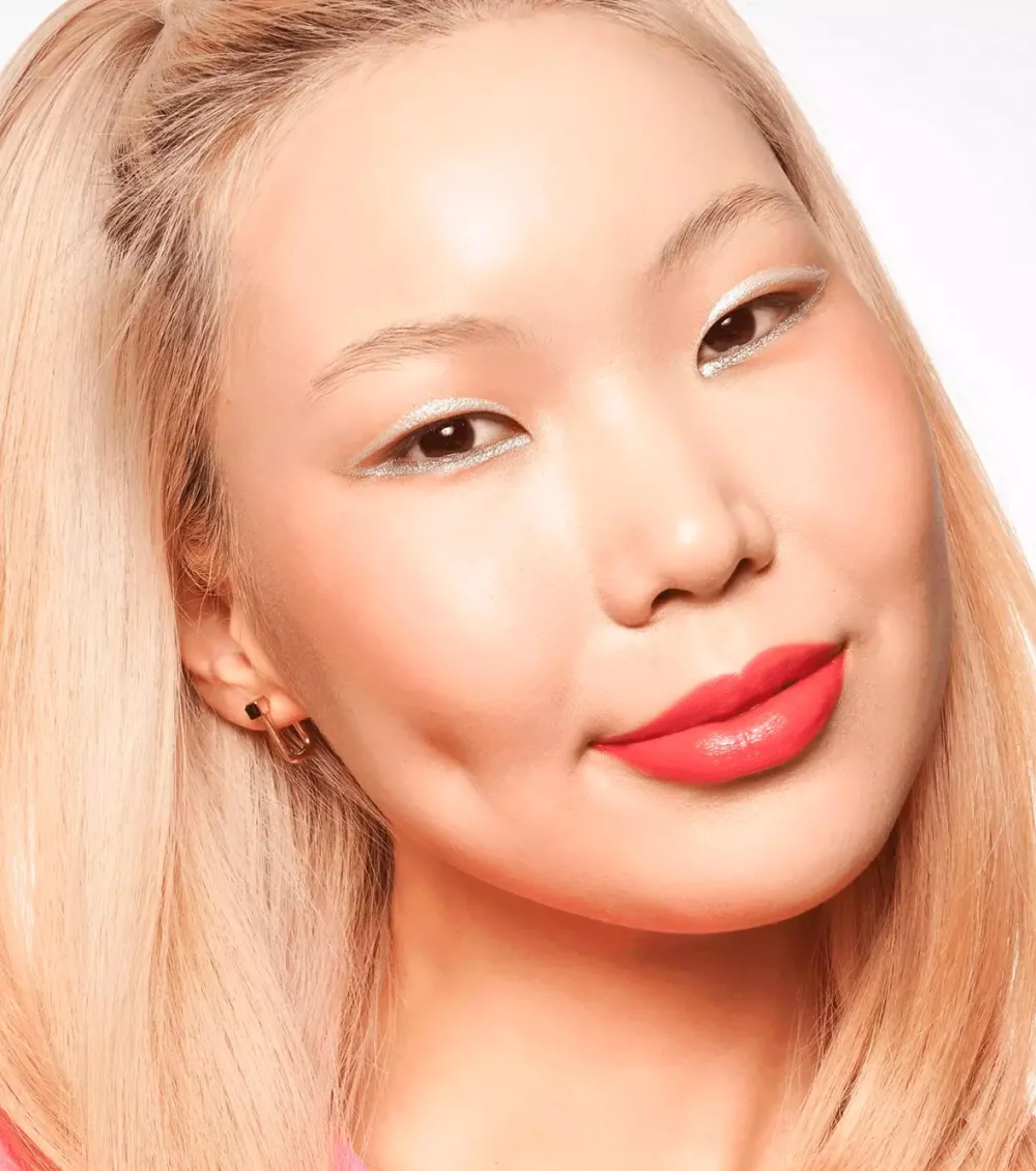 Barra de labios con colágeno vegano Caring SHINE - 207: My Passion>essence Best