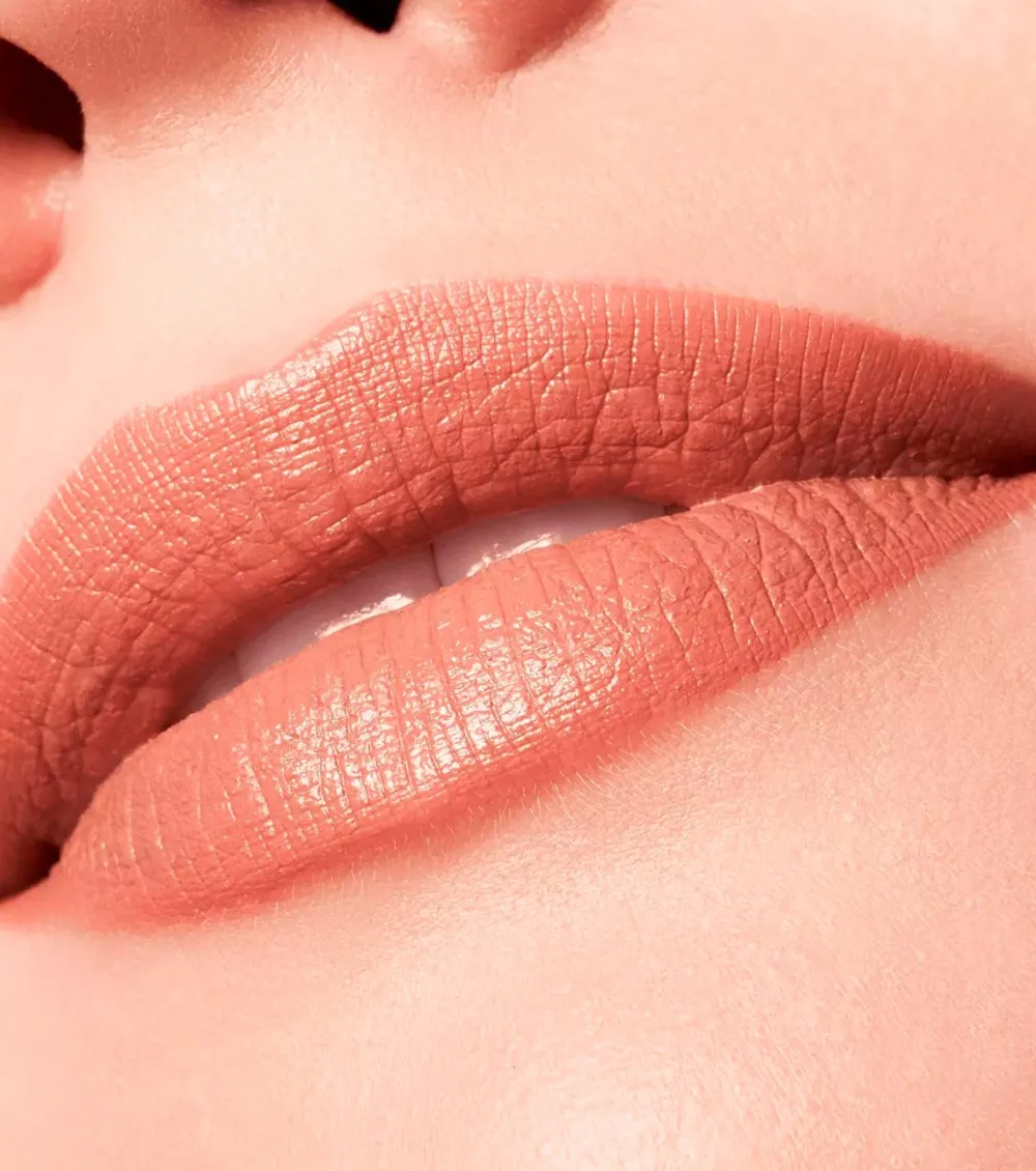 Barra de labios de larga duración acabado mate The Slim Stick - 101: Choc-o-holic>essence Clearance