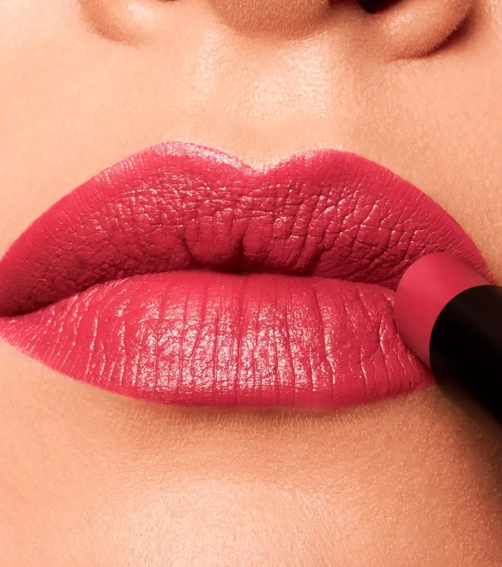 Barra de labios de larga duración acabado mate The Slim Stick - 105: Velvet Punch>essence Sale