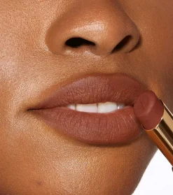 Barra de labios mate Beyond Blurry - Saint><noscript><img width=