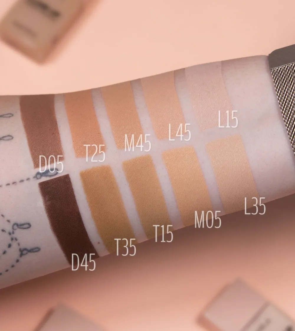 Base de maquillaje Close-Up Futuristic Foundation - D45>Nabla Clearance
