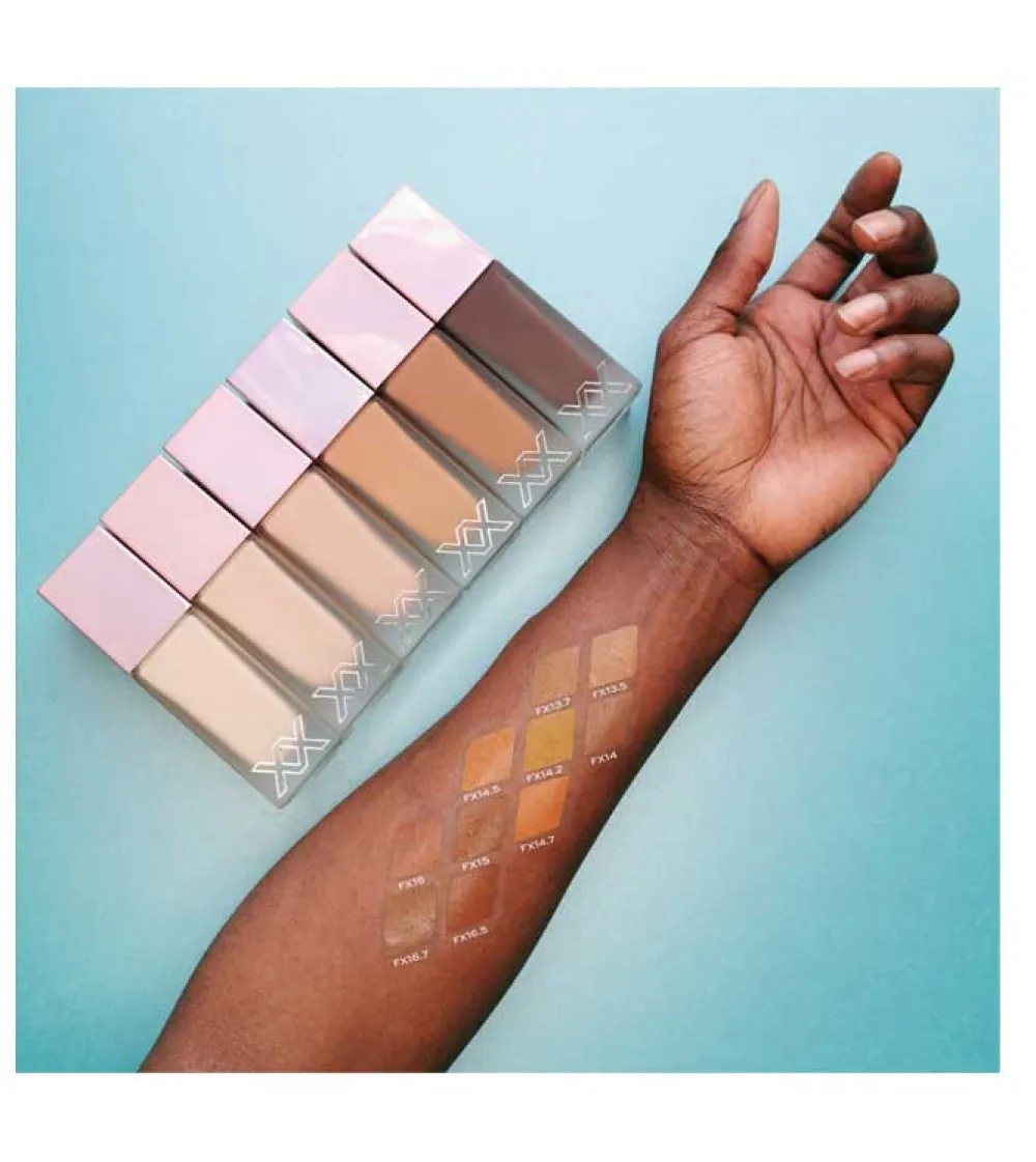 Base de maquillaje Glow Skin Fauxxdation - FX16>XX Revolution