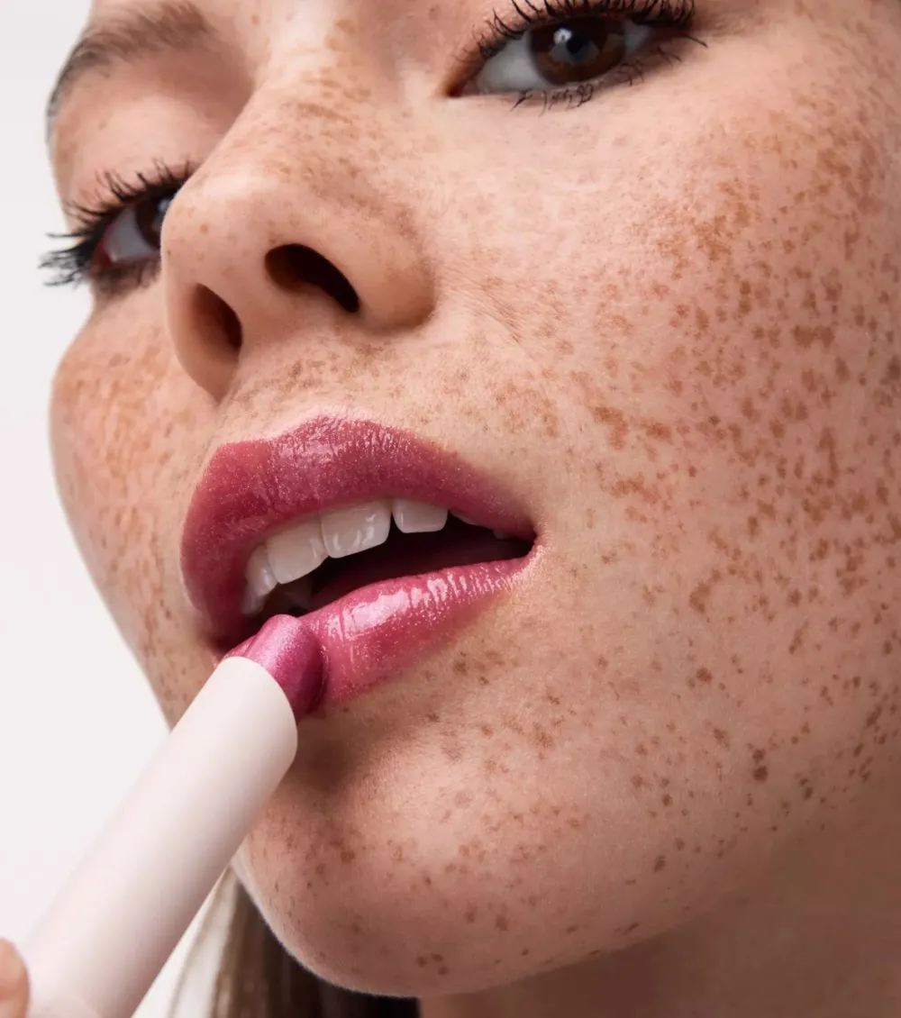 Brillo de labios en stick Diamond Glaze - 030: Too Glam To Give A Damn>Catrice