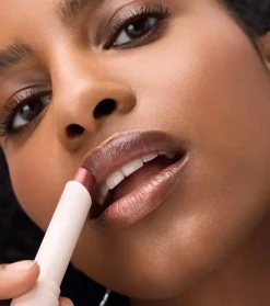 Brillo de labios en stick Diamond Glaze - 010: No Glitter, No Glory><noscript><img width=