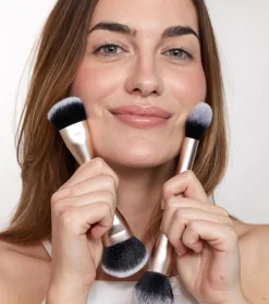 Brocha doble para rostro Soft Vegan Brush - MO. 02><noscript><img width=