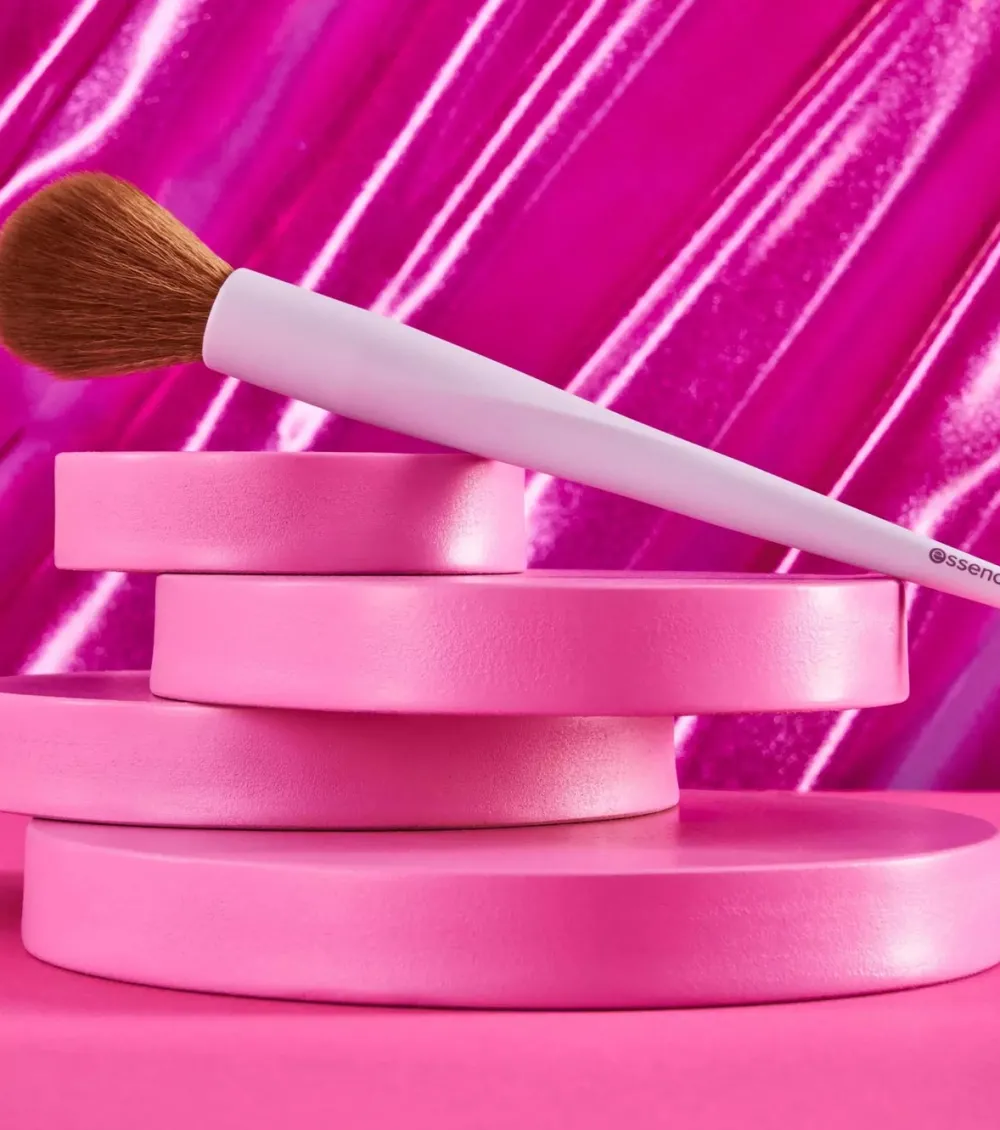Brocha para colorete e iluminador>essence Best