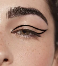 Delineador de ojos líquido Angy Garrido><noscript><img width=