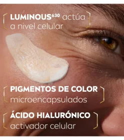 Fluido con color antimanchas Luminous 630 SPF30 - Tono claro><noscript><img width=