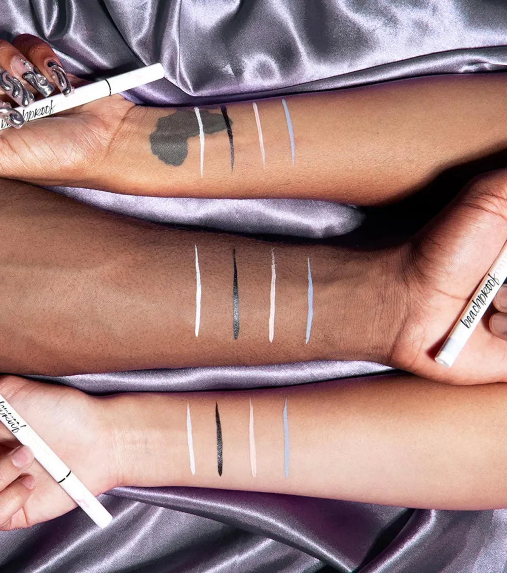 *Gothic Beach* - Delineador de Ojos Beachproof - Lavender Whore>Jeffree Star Cosmetics Clearance