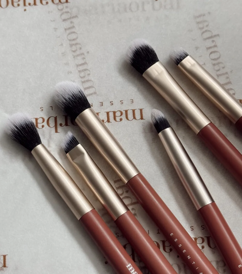 Kit neceser con 13 brochas Vegan Brushes>Maria Orbai Outlet