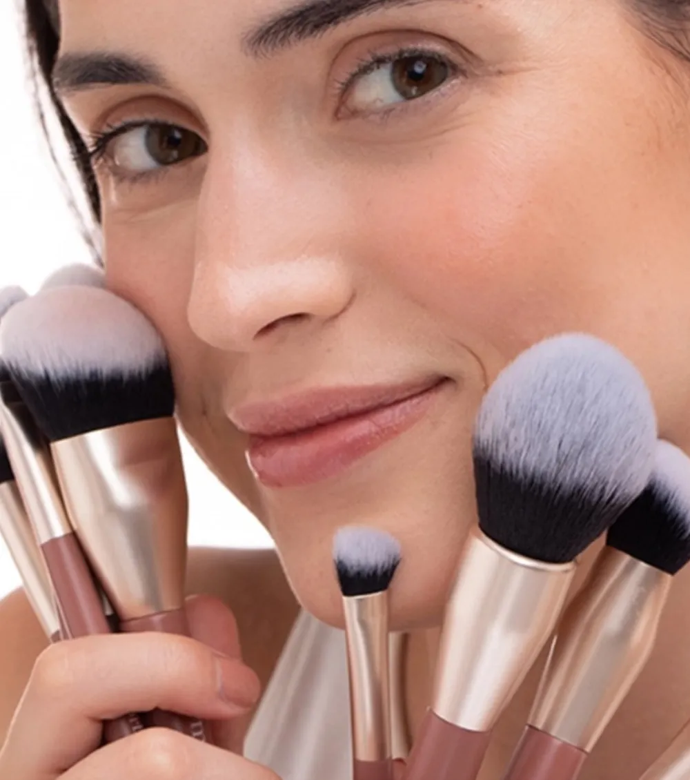 Kit neceser con 13 brochas Vegan Brushes>Maria Orbai Outlet