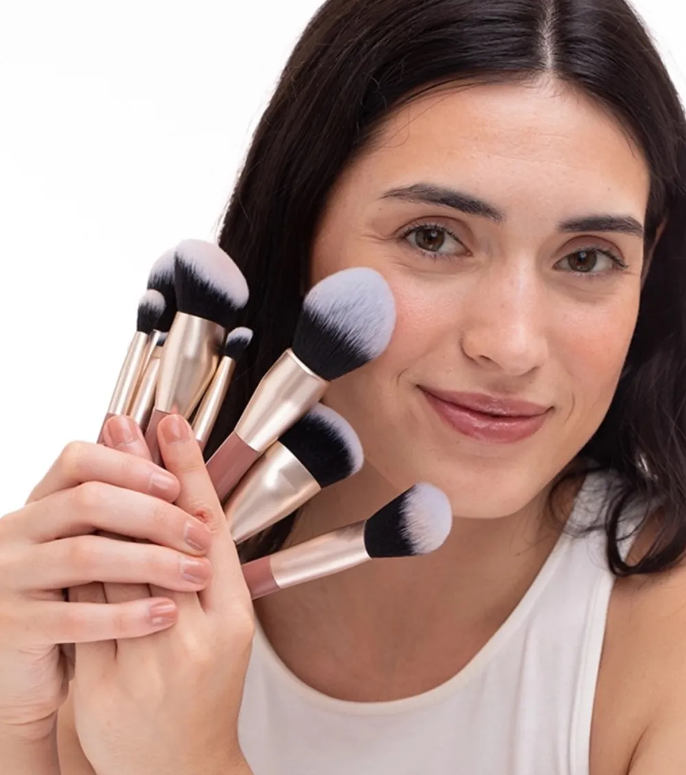 Kit neceser con 13 brochas Vegan Brushes>Maria Orbai Outlet