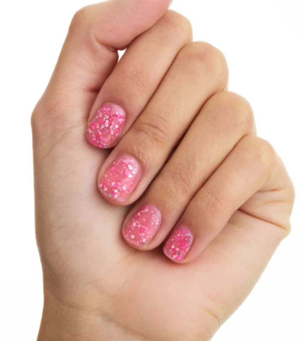 Mini esmalte de uñas Birthday Fun - 05>essence Hot