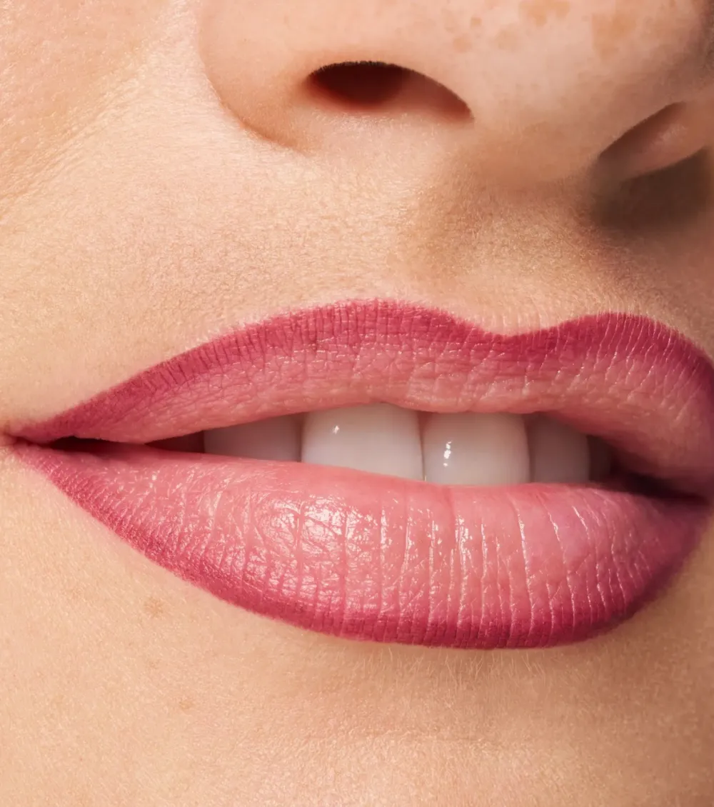 Perfilador de labios 8h Matte comfort - 19: Burgundy Bestie>essence Sale