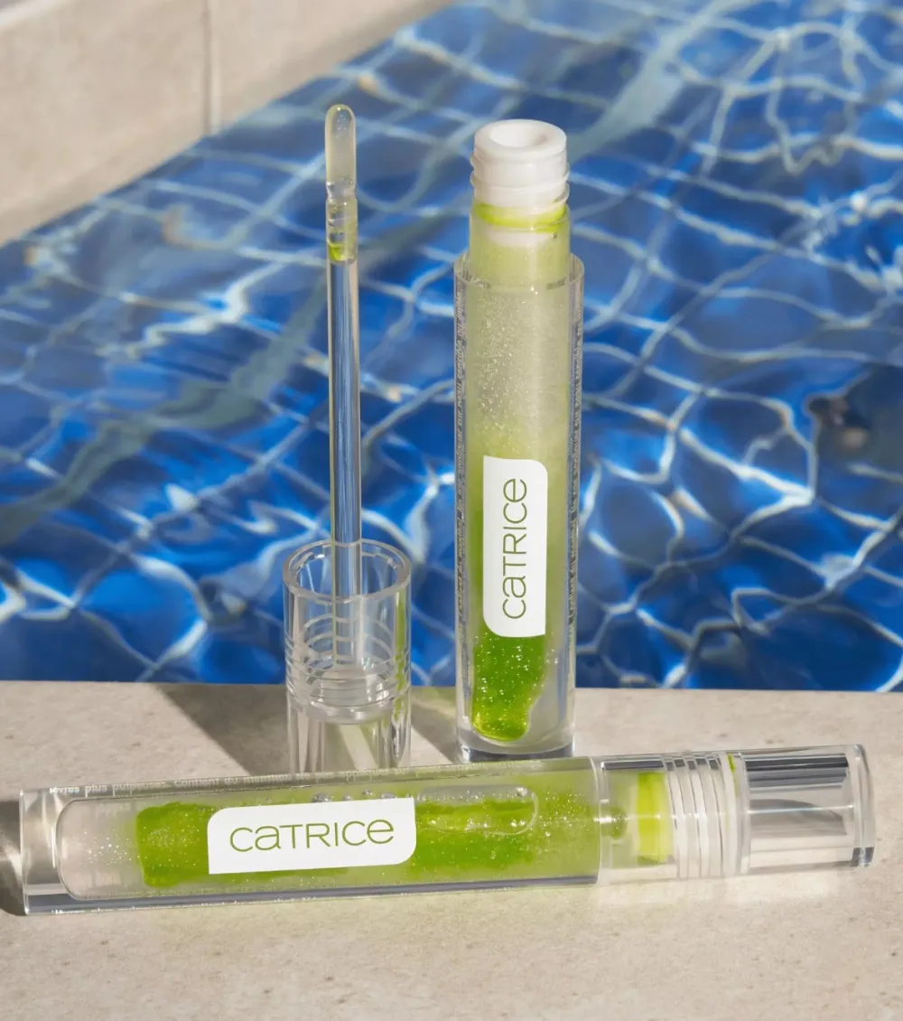 *Poolside Of Life* - Aceite labial bifásico - C01: Under Palm Trees>Catrice New