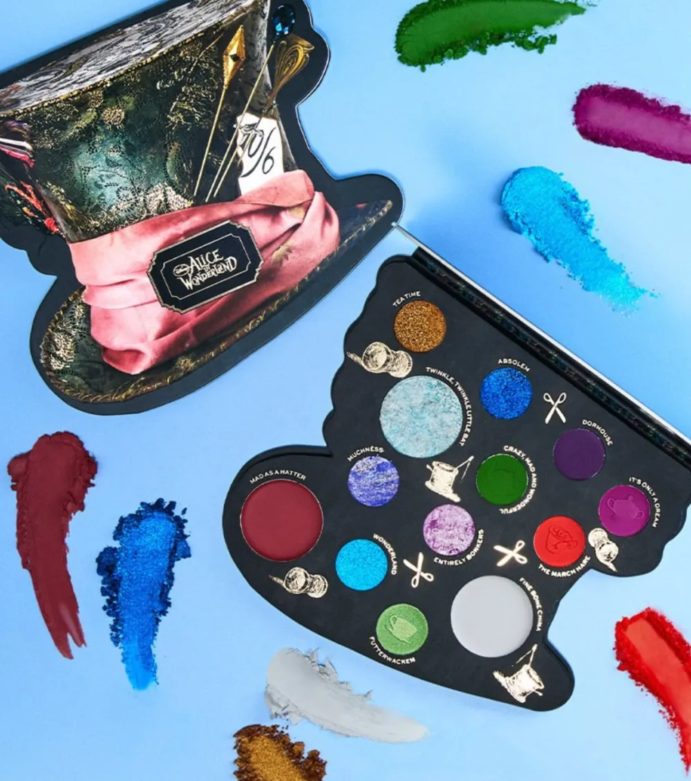 Revolution - *Alice in Wonderland* - Paleta de rostro Mad Hatter>Makeup Revolution