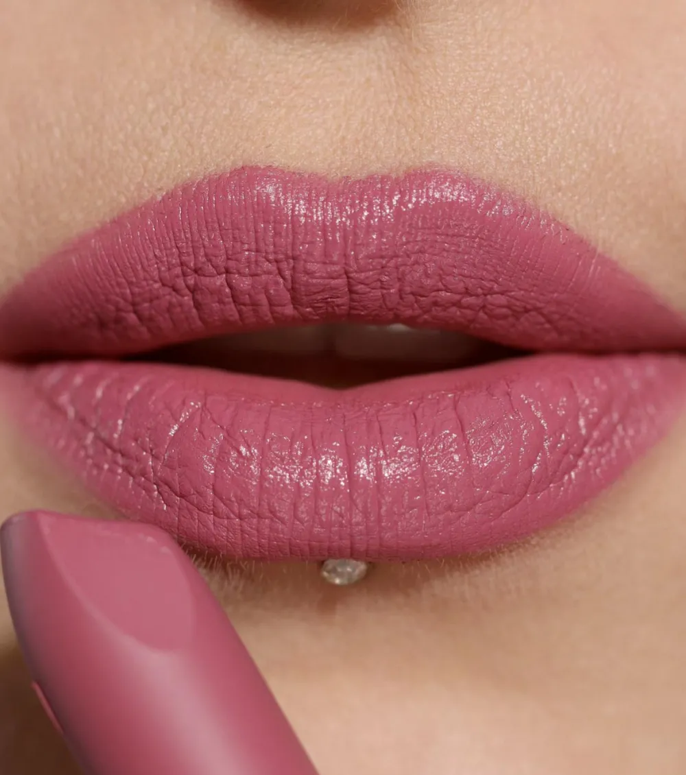 Revolution - Barra de labios satinada Lip Allure - Berry Boss>Makeup Revolution Hot