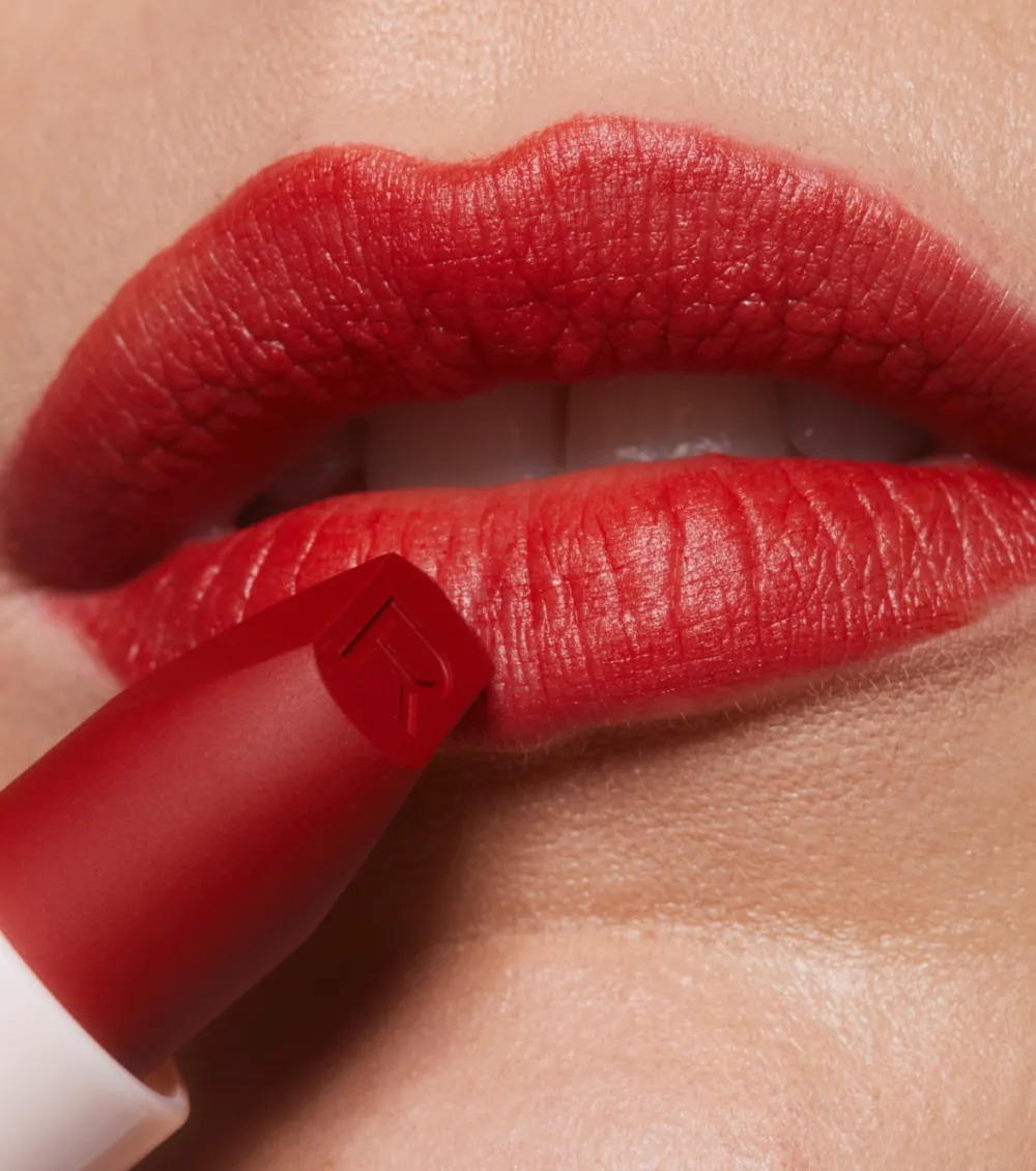Revolution - Barra de labios satinada Lip Allure Soft Satin - CEO Brick Red>Makeup Revolution Outlet