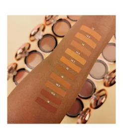 Revolution - Base de maquillaje en polvo Conceal & Define - P18>Makeup Revolution