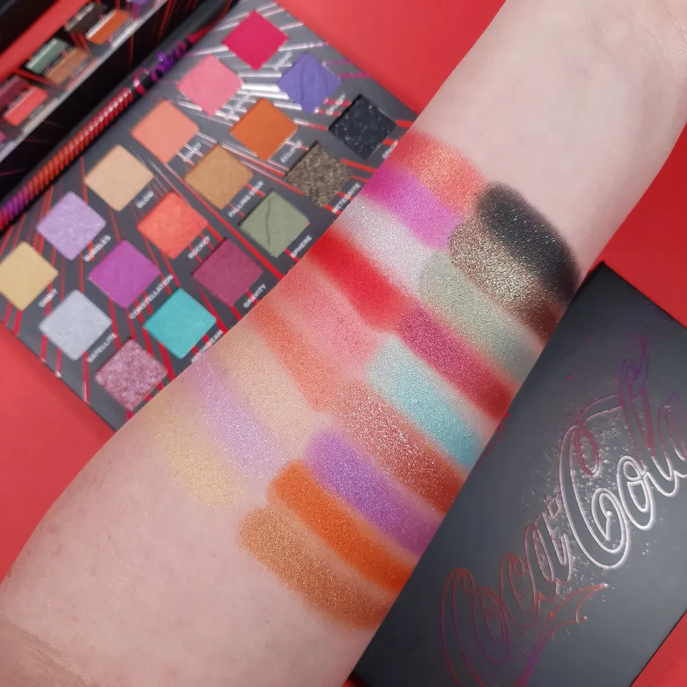 Revolution - *Coca Cola* - Paleta de sombras>Makeup Revolution Online