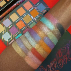 Revolution - *Coca Cola* - Paleta de sombras><noscript><img width=