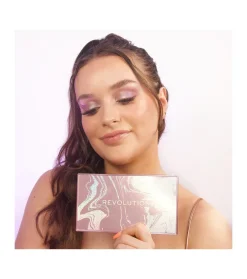 Revolution - *Festive Allure* - Paleta de sombras><noscript><img width=