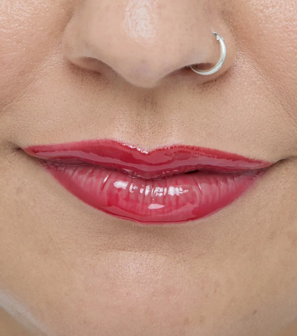 Revolution - Perfilador de labios Pout Liner - Burnt Cherry Red>Makeup Revolution Hot