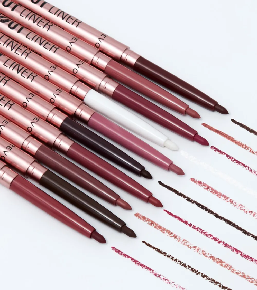 Revolution - Perfilador de labios Pout Liner - Burnt Cherry Red>Makeup Revolution Hot