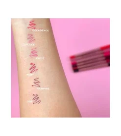 Revolution - Perfilador de labios Satin Kiss - TGIF><noscript><img width=