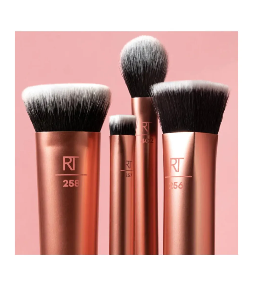 Set 4 brochas para rostro>Real Techniques Clearance