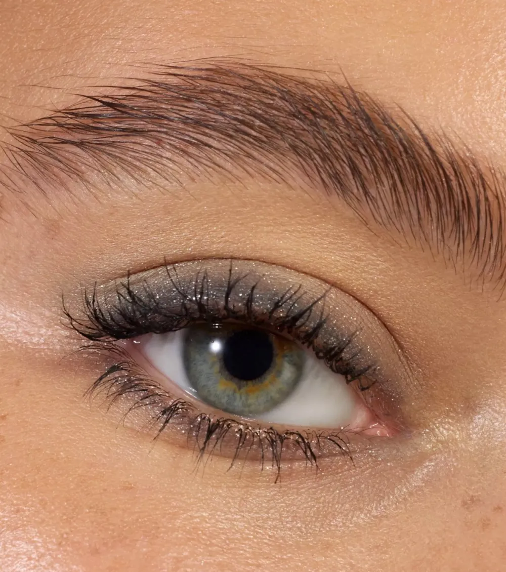 Sombra de ojos en stick Blend & Line - 05: Diamonds in the Sky>essence Outlet