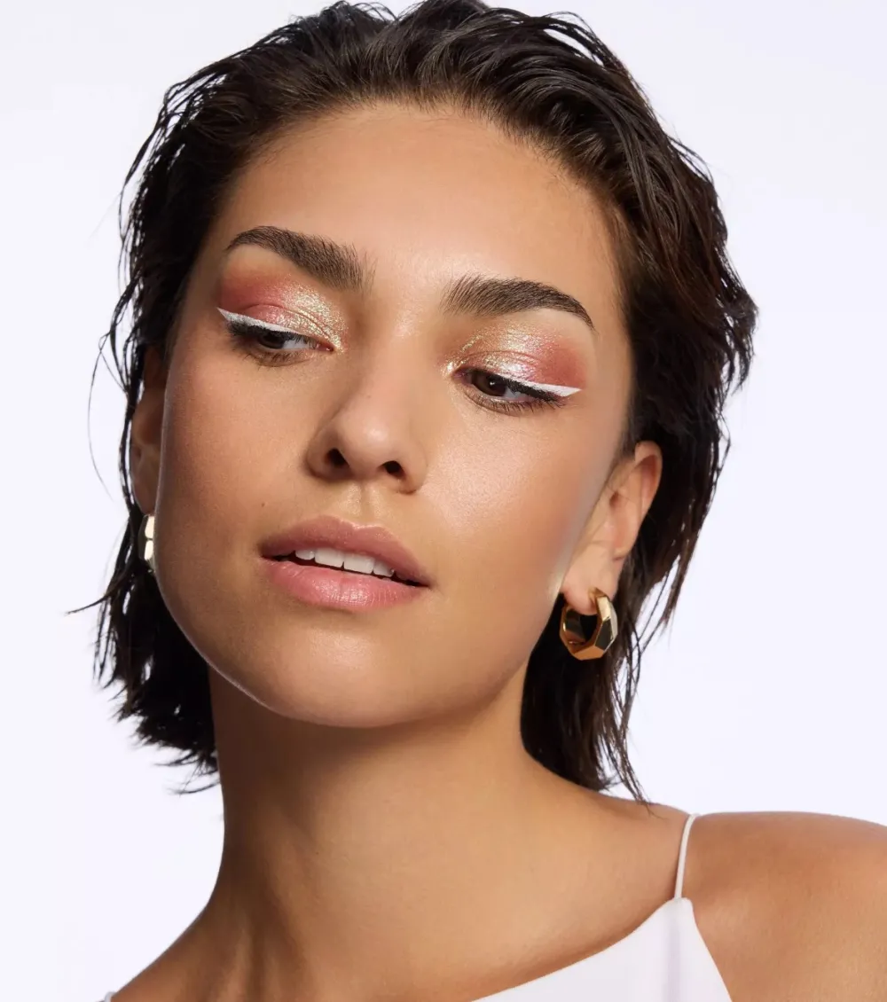 Sombra de ojos líquida Space Glam Chrome - 030: Galactic Glamour>Catrice Online