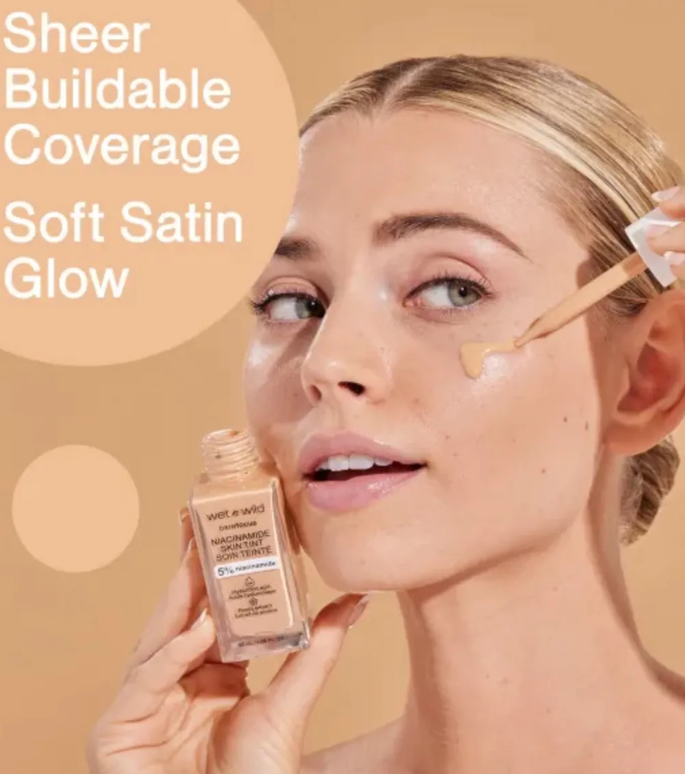 - Base de maquillaje Bare Focus Niacinamide Skin Tint - Amber Beige>Wet n Wild Hot