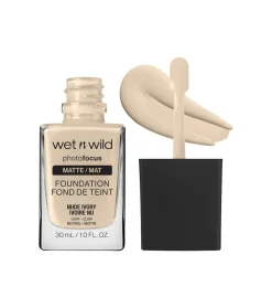 - Base de maquillaje Photo Focus Matte - E363C: Nude Ivory>Wet n Wild Hot