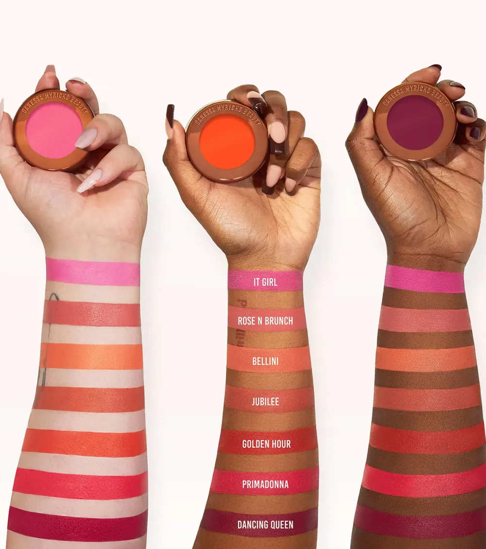 Yummy Skin Blurring Balm Powder Flushed - It Girl>Danessa Myricks Best